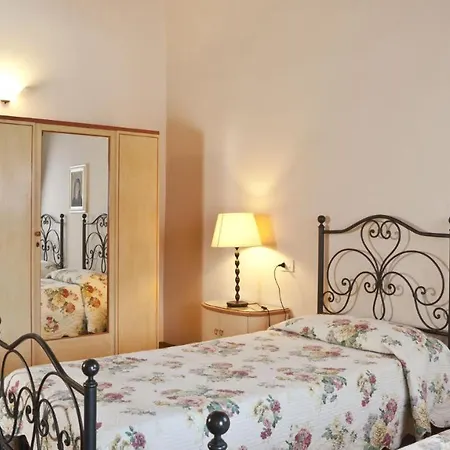 Sleeps 8 With Pool וילה